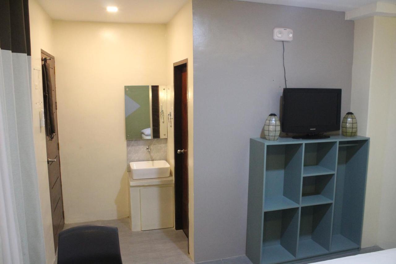 Ninie'S Place Puerto Princesa ภายนอก รูปภาพ