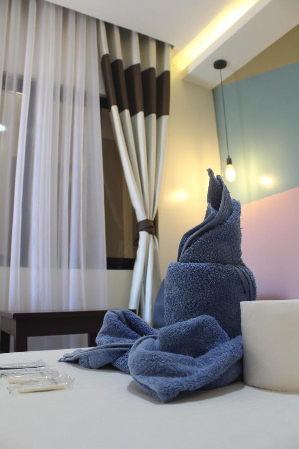 Ninie'S Place Puerto Princesa ภายนอก รูปภาพ