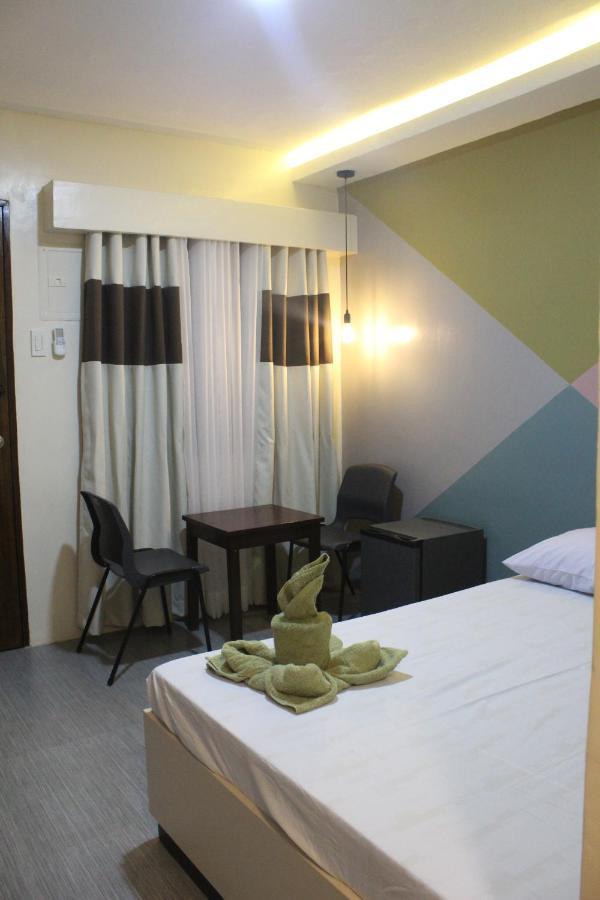 Ninie'S Place Puerto Princesa ภายนอก รูปภาพ
