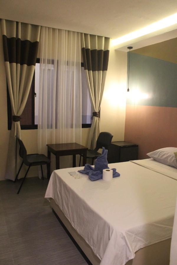 Ninie'S Place Puerto Princesa ภายนอก รูปภาพ